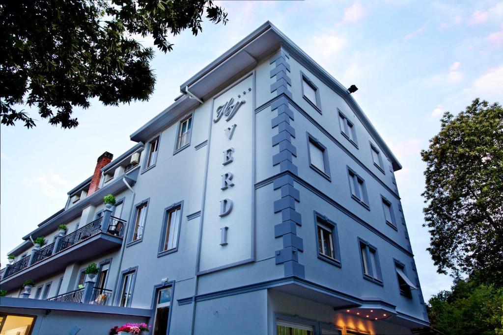 פיוג'י Hotel Verdi מראה חיצוני תמונה